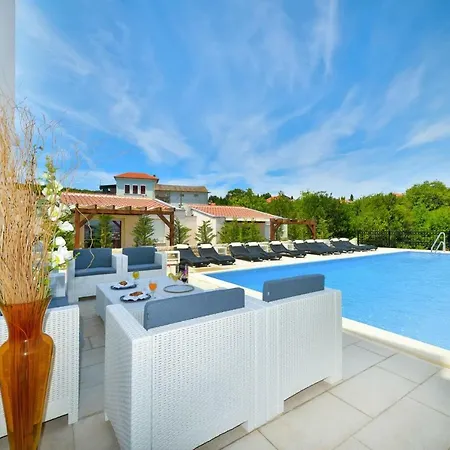 Holiday Vile Dalmacija Preko Cin05006 Dyj *