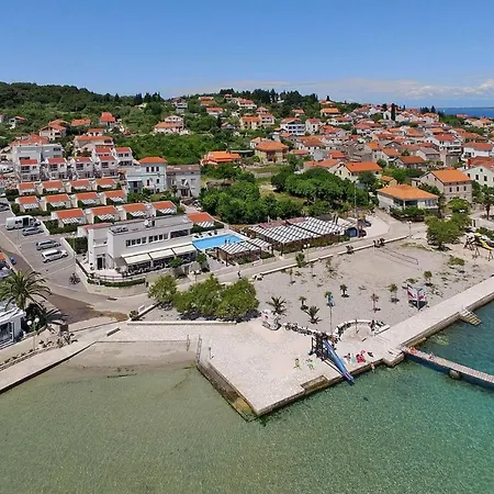 Holiday Vile Dalmacija Preko Cin05006 Dyj * Sestrunj