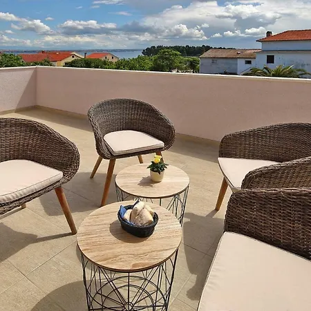 Holiday Vile Dalmacija Preko Cin05006 Dyj Sestrunj