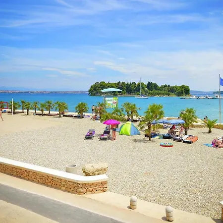 Holiday Vile Dalmacija Preko Cin05006 Dyj بيت للعطل *